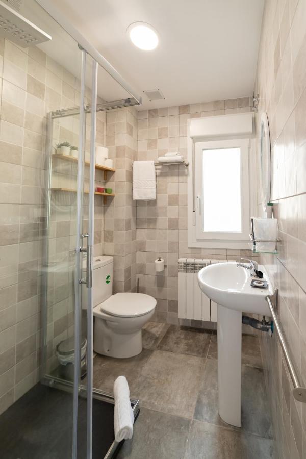 Hostal Puente De Hierro Логроньо Екстериор снимка