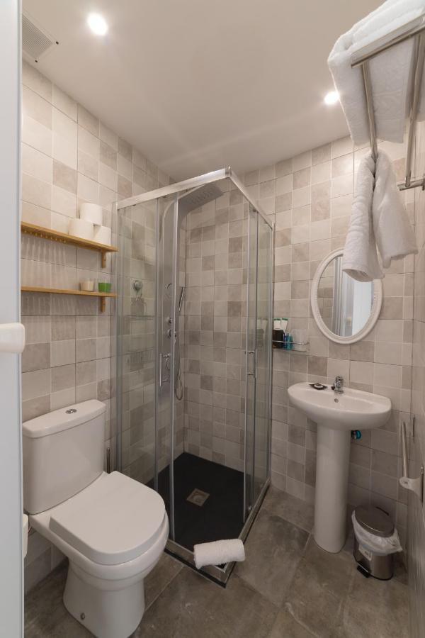 Hostal Puente De Hierro Логроньо Екстериор снимка