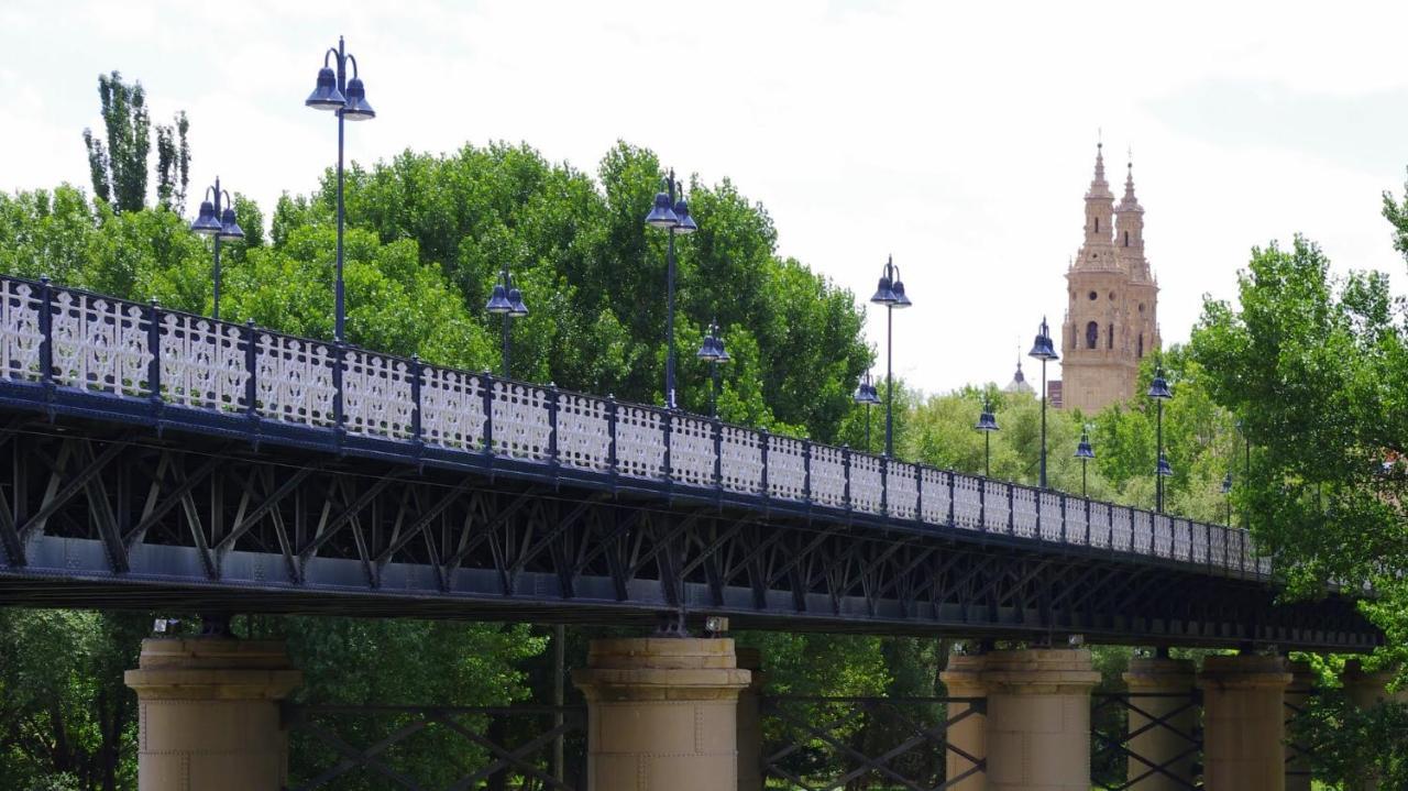 Hostal Puente De Hierro Логроньо Екстериор снимка