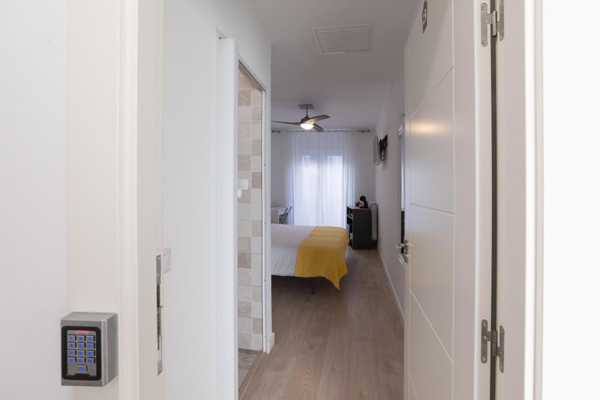 Hostal Puente De Hierro Логроньо Стая снимка