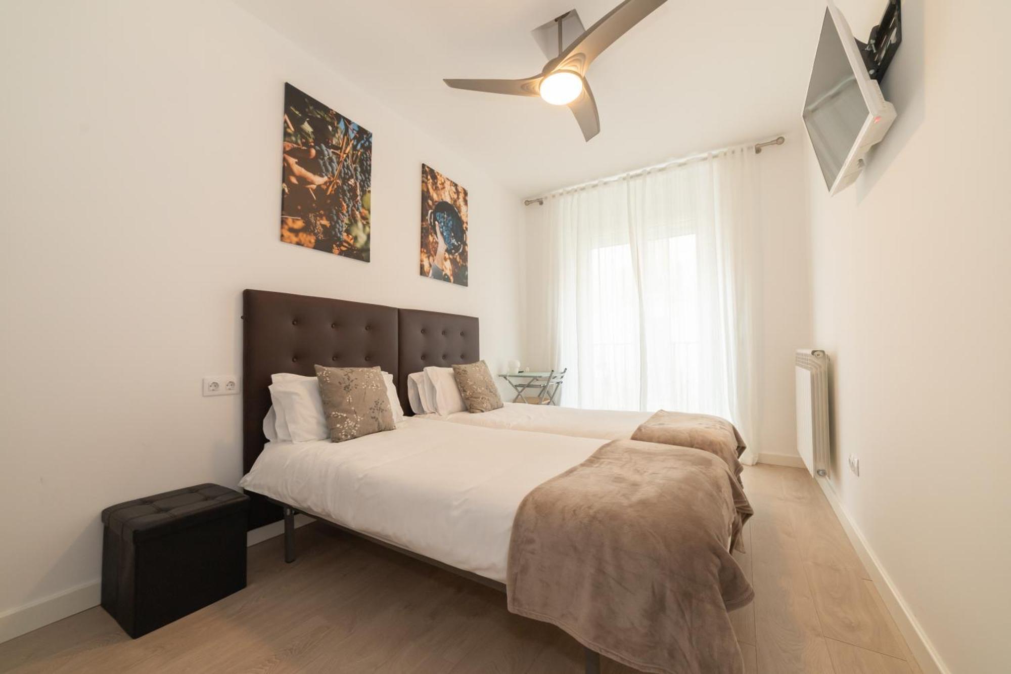 Hostal Puente De Hierro Логроньо Стая снимка