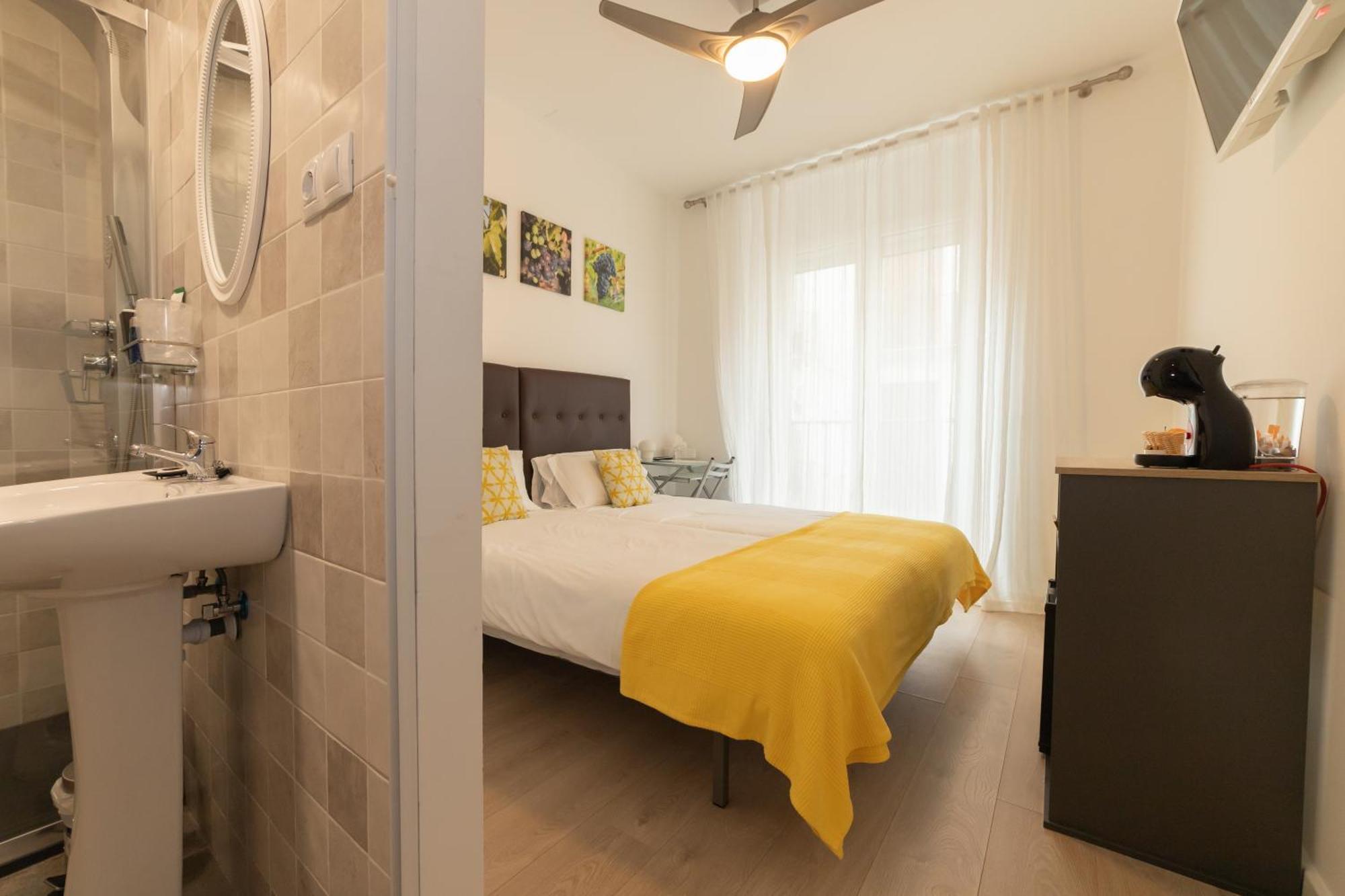 Hostal Puente De Hierro Логроньо Стая снимка